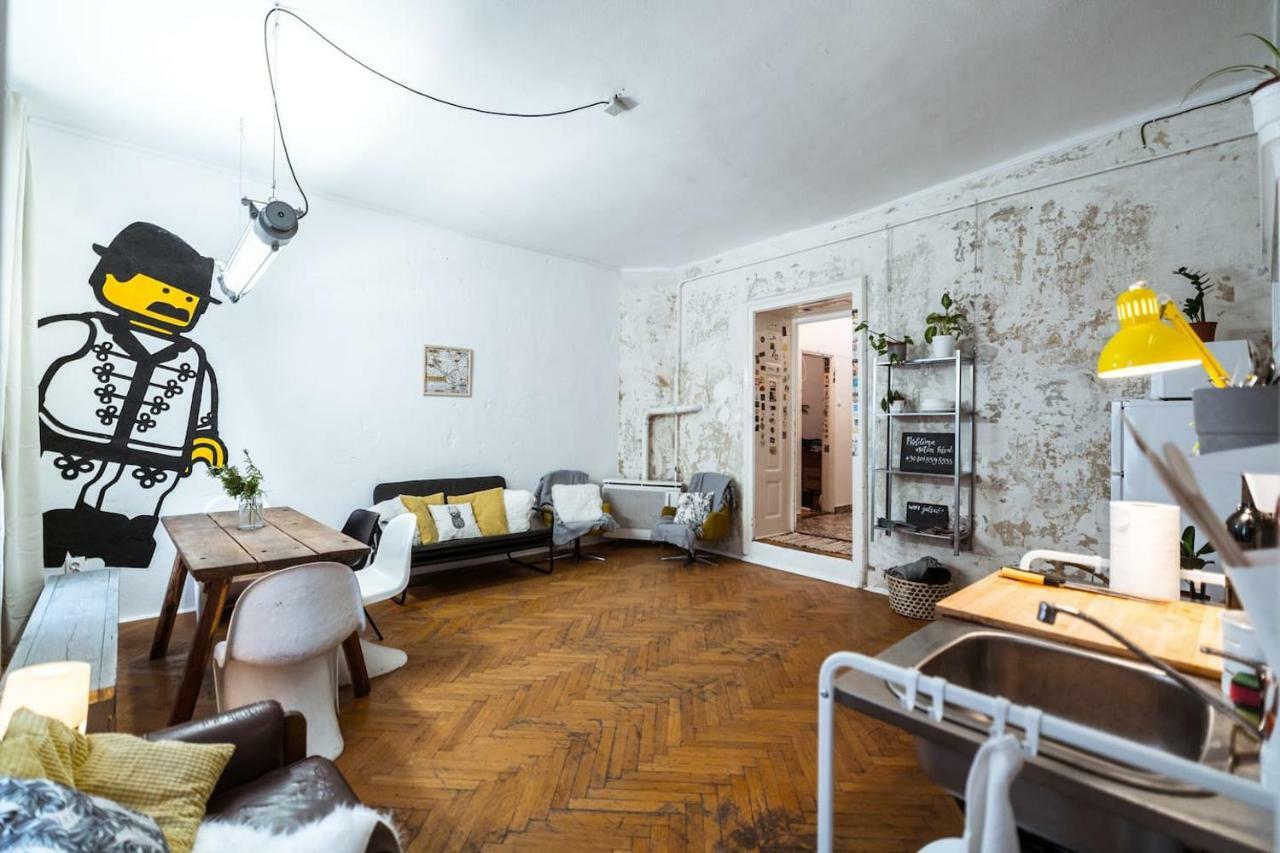 A Szoba Apartman Pecs Exterior photo